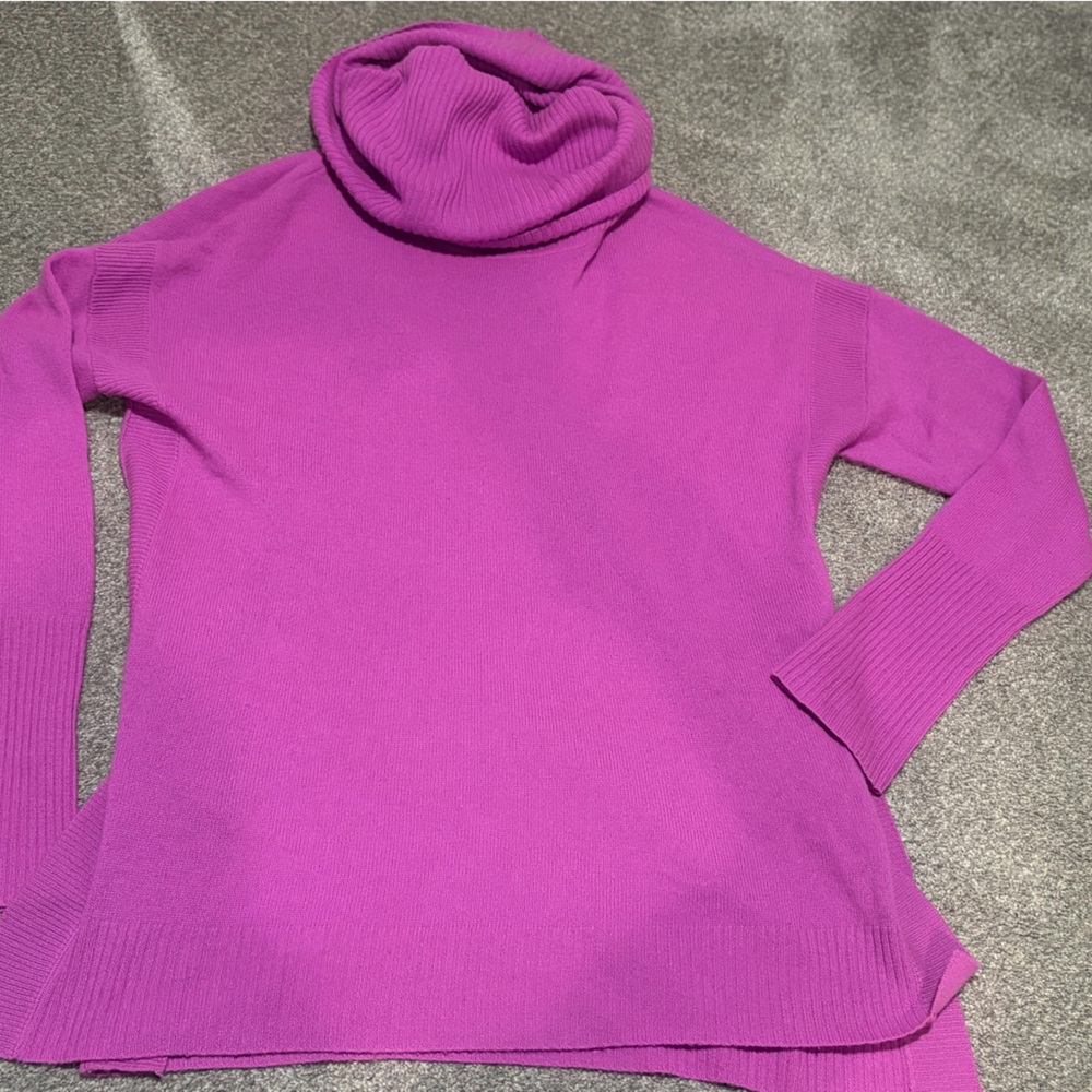EUC Diane Von Furstenberg cashmere cowl Purple Turtleneck Sweater